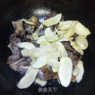 板栗沙茶鸭的做法步骤：6