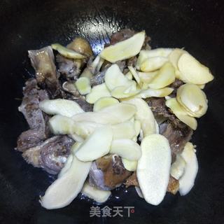 板栗沙茶鸭的做法步骤:6