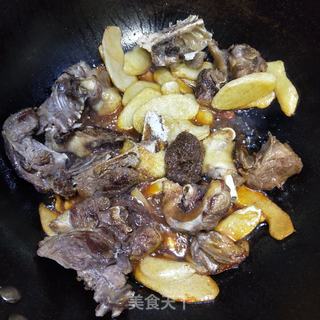 板栗沙茶鸭的做法步骤:8