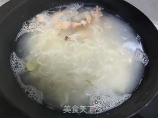 油菜鲜虾手擀面的做法步骤:9