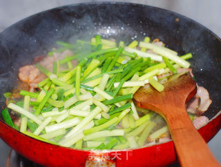 蒜薹炒肉的做法步骤：5