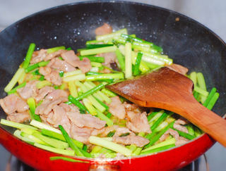 蒜薹炒肉的做法步骤:6