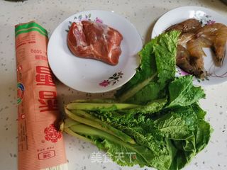 鲜虾肉丝面的做法步骤：1