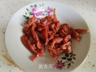 鲜虾肉丝面的做法步骤：2