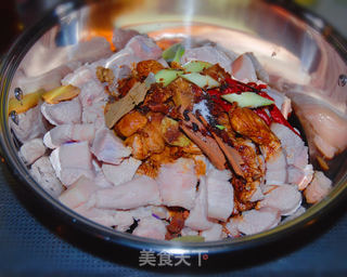 鹌鹑蛋红烧肉的做法步骤:4