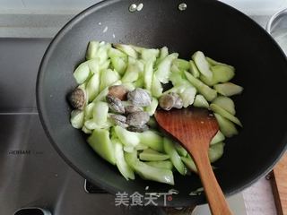 花甲丝瓜汤的做法步骤：4