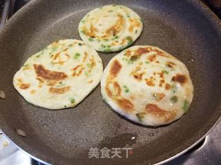 葱油饼的做法步骤：12