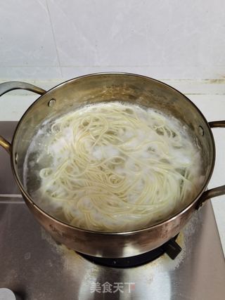 酸汤面的做法步骤:6