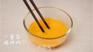 芦笋炒鸡蛋丨秋季最适合吃的蔬菜是它,鲜嫩爽脆的做法步骤:3