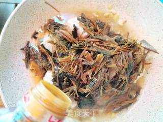 梅干菜烤黑长鳞婆子鲳鱼的做法步骤:8