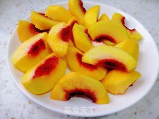 黄桃罐头的做法步骤:4