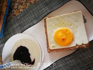 营养早餐   蓝莓酸奶&全麦三明治的做法步骤：11