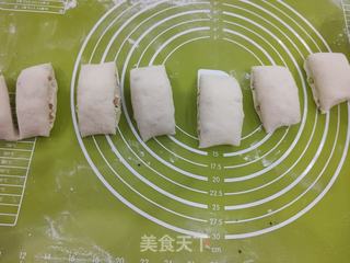 火腿黑芝麻香葱花卷的做法步骤:9