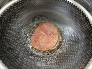 番茄牛排虾仁意面的做法步骤:6