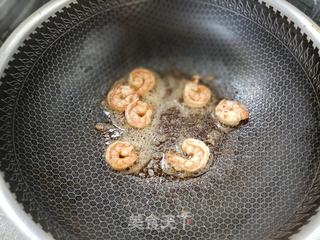 番茄牛排虾仁意面的做法步骤:7