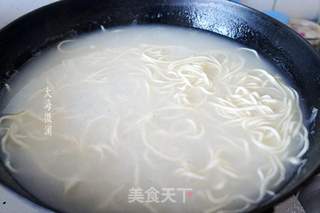 手擀面的做法步骤:5