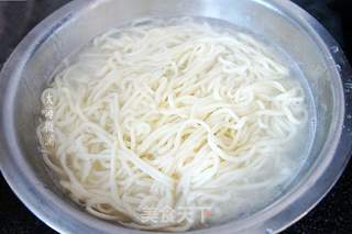 手擀面的做法步骤:6