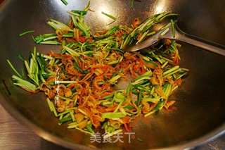 蒜苗爆炒裙边的做法步骤:6