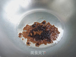 五花肉烧野生黄蘑的做法步骤:6