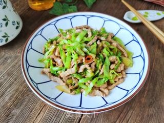 家常卷心菜炒肉丝的做法步骤:10