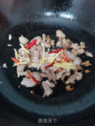 酸菜炒五花肉的做法步骤:6