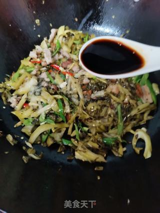 酸菜炒五花肉的做法步骤:8