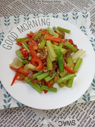 红椒肉丝炒芹菜的做法步骤:10