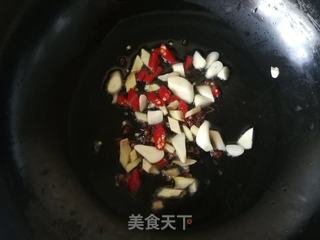 胡萝卜茭白炒排骨的做法步骤:6