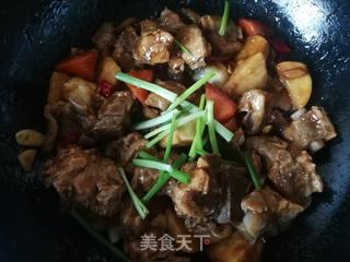 胡萝卜茭白炒排骨的做法步骤:13