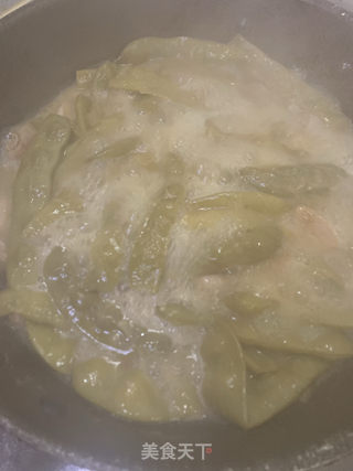 五花肉排骨炖豆角的做法步骤：7