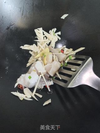 龙鱼味噌汤的做法步骤:5