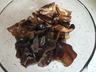 西红柿虾仁打卤面的做法步骤:4