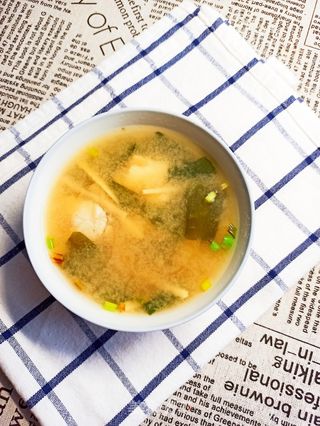 龙鱼味噌汤的做法步骤:10
