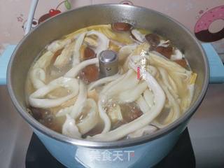 香菇鸡汤烩面的做法步骤:11