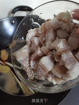 五花肉鹌鹑蛋的做法步骤:4