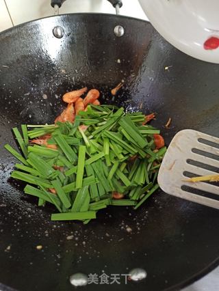 韭菜河虾的做法步骤:7
