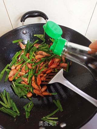 韭菜河虾的做法步骤:8