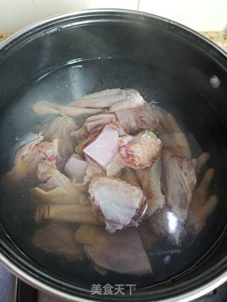 土鸡炖滑子菇的做法步骤:3