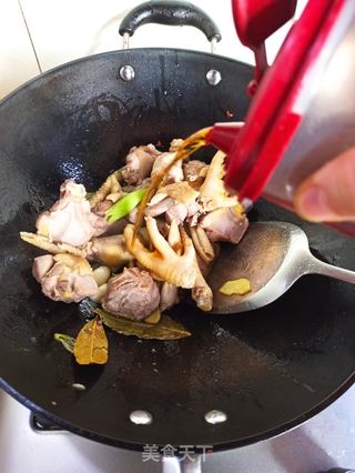 土鸡炖滑子菇的做法步骤:6