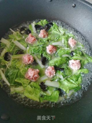 白菜粉条肉丸汤的做法步骤:12