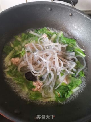 白菜粉条肉丸汤的做法步骤:13