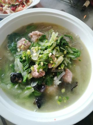 白菜粉条肉丸汤的做法步骤:15