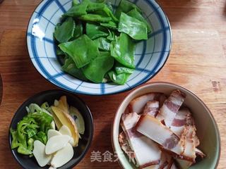 腊肉炒扁豆的做法步骤:4