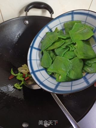 腊肉炒扁豆的做法步骤:8