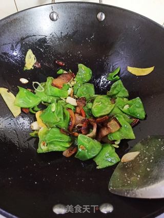 腊肉炒扁豆的做法步骤:11