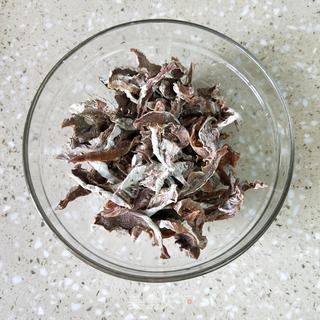 笋干烧肉的做法步骤：1