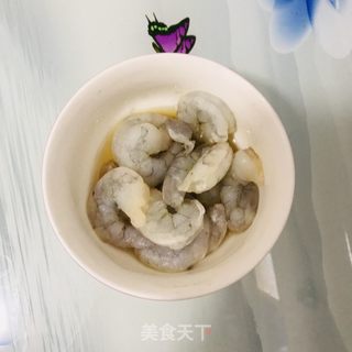 番茄虾仁意面的做法步骤：2
