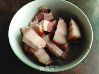 腊肉咸蛋黄粽子的做法步骤:2