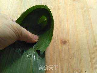 腊肉咸蛋黄粽子的做法步骤:6