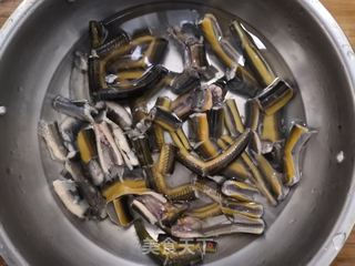 洋葱烧黄鳝的做法步骤:2